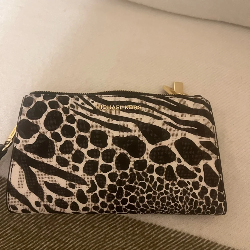 Michael Kors Zebra Print Wallet with Gold Accents - Picture 1 of 4